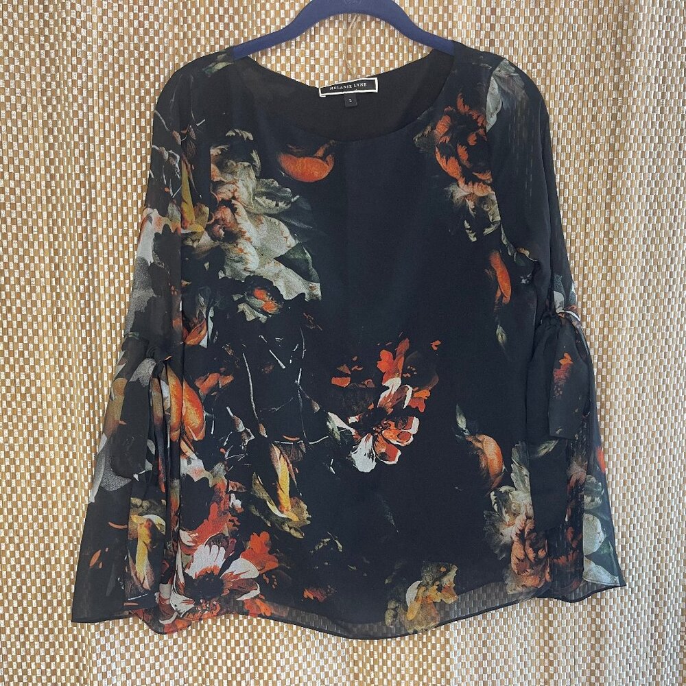 Melanie Lyne Women's Black Floral Top Size
